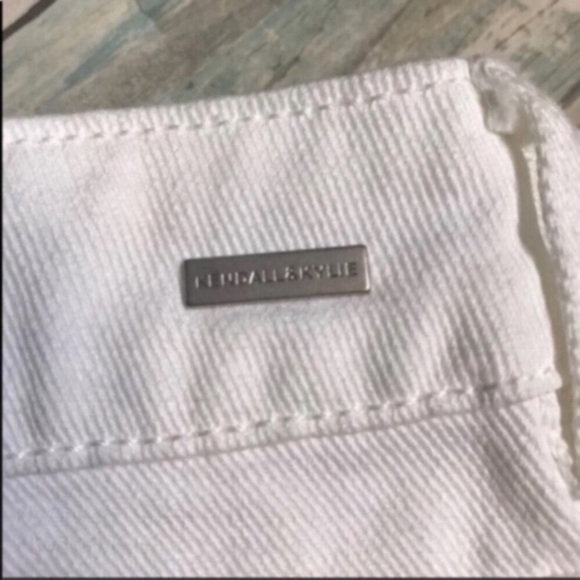 NWT Kendall & Kylie White Denim Shorts - Picture 3 of 3
